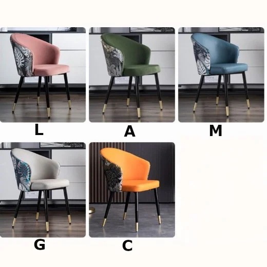 ラグジュアリー 刺繍(ししゅう)入りダイニングチェア アームレスト付き