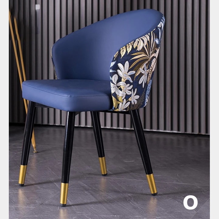 ラグジュアリー 刺繍(ししゅう)入りダイニングチェア アームレスト付き