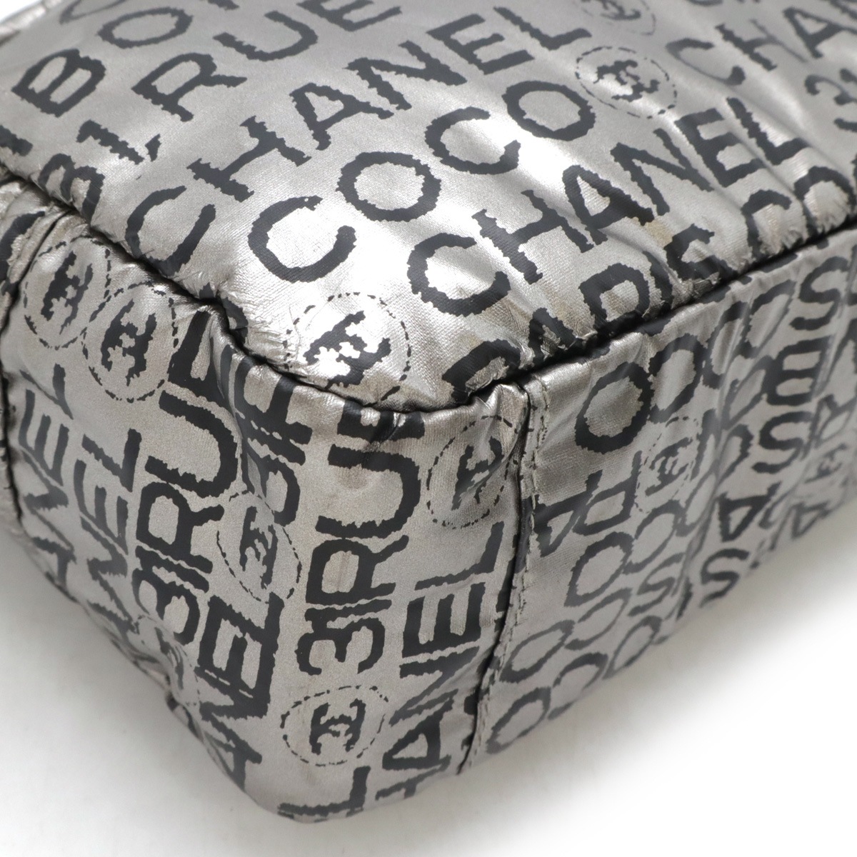 アンリミテッド ショルダーバッグ ポシェット 斜め掛け ナイロン シルバー ブラック 黒 シルバー金具 A4653 アンリミテッド ショルダーバッグ ポシェット 斜め掛け ナイロン シルバー ブラック 黒 シルバー金具 A4653