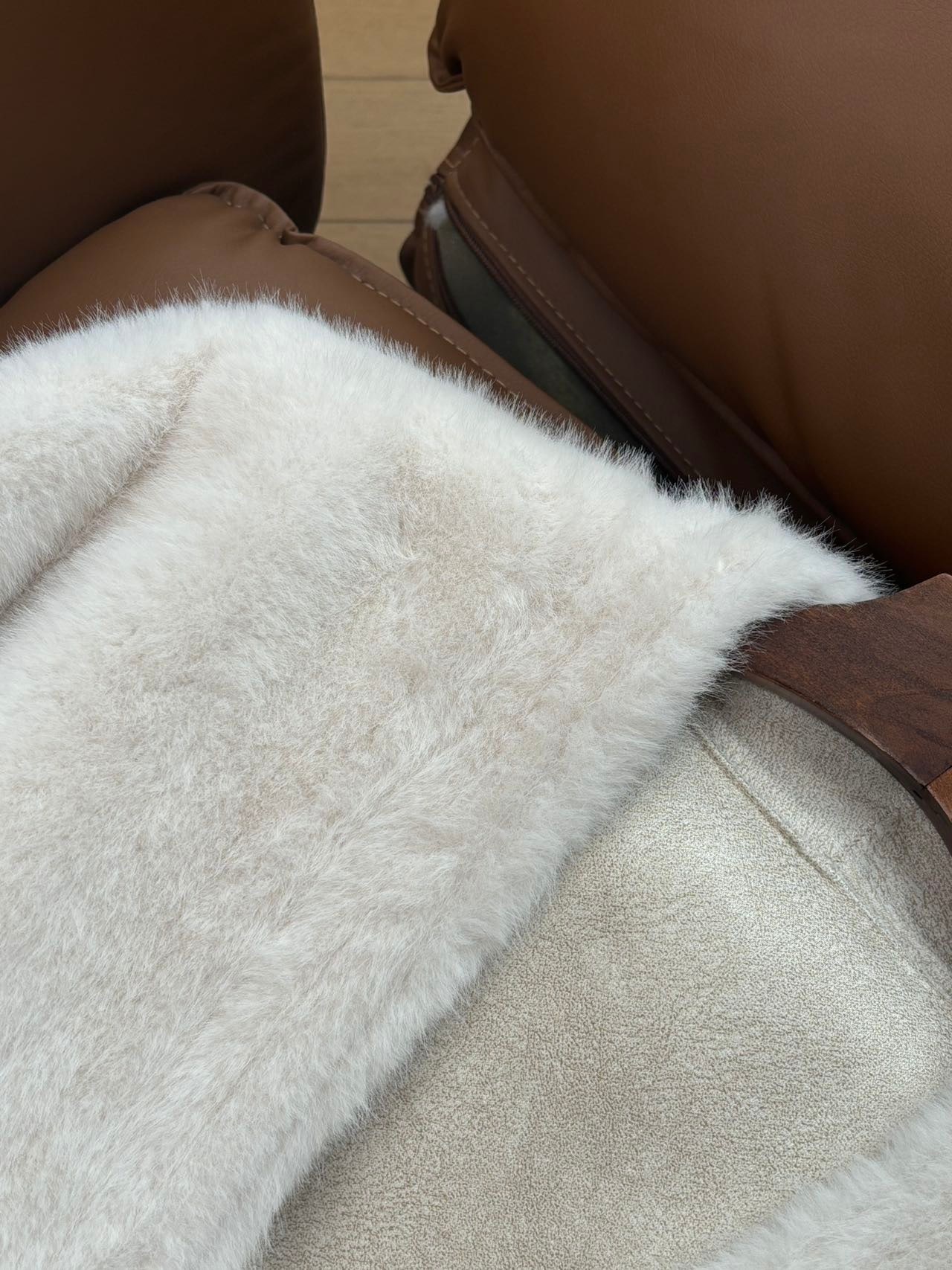 【2024新作】ヨーロッパミンクファーコート ベージュ ホワイト スエード裏地 秋冬 防寒 ゆったりシルエット 高級感 フリーサイズ レディース【LPIUTY】