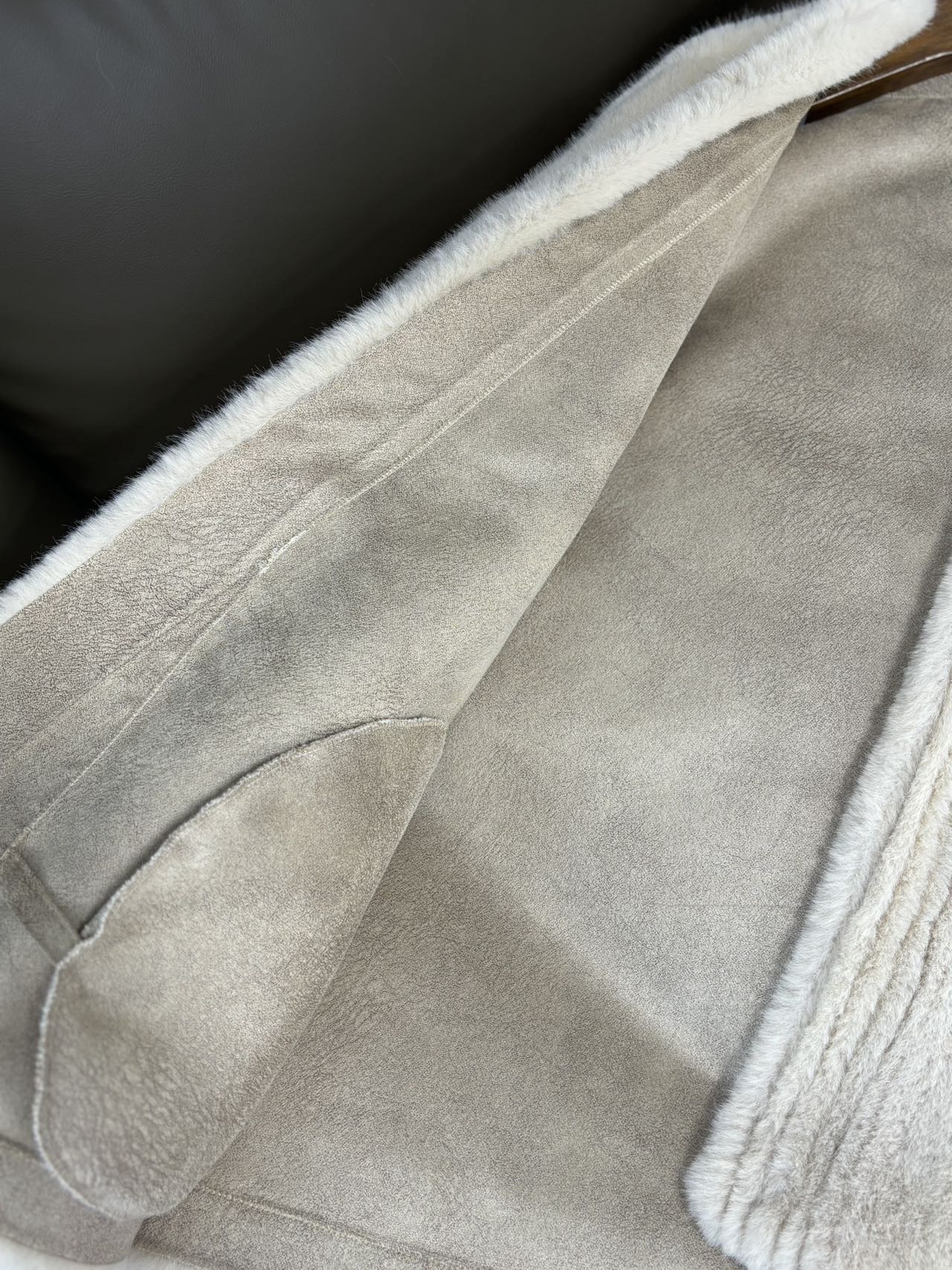 【2024新作】ヨーロッパミンクファーコート ベージュ ホワイト スエード裏地 秋冬 防寒 ゆったりシルエット 高級感 フリーサイズ レディース【LPIUTY】