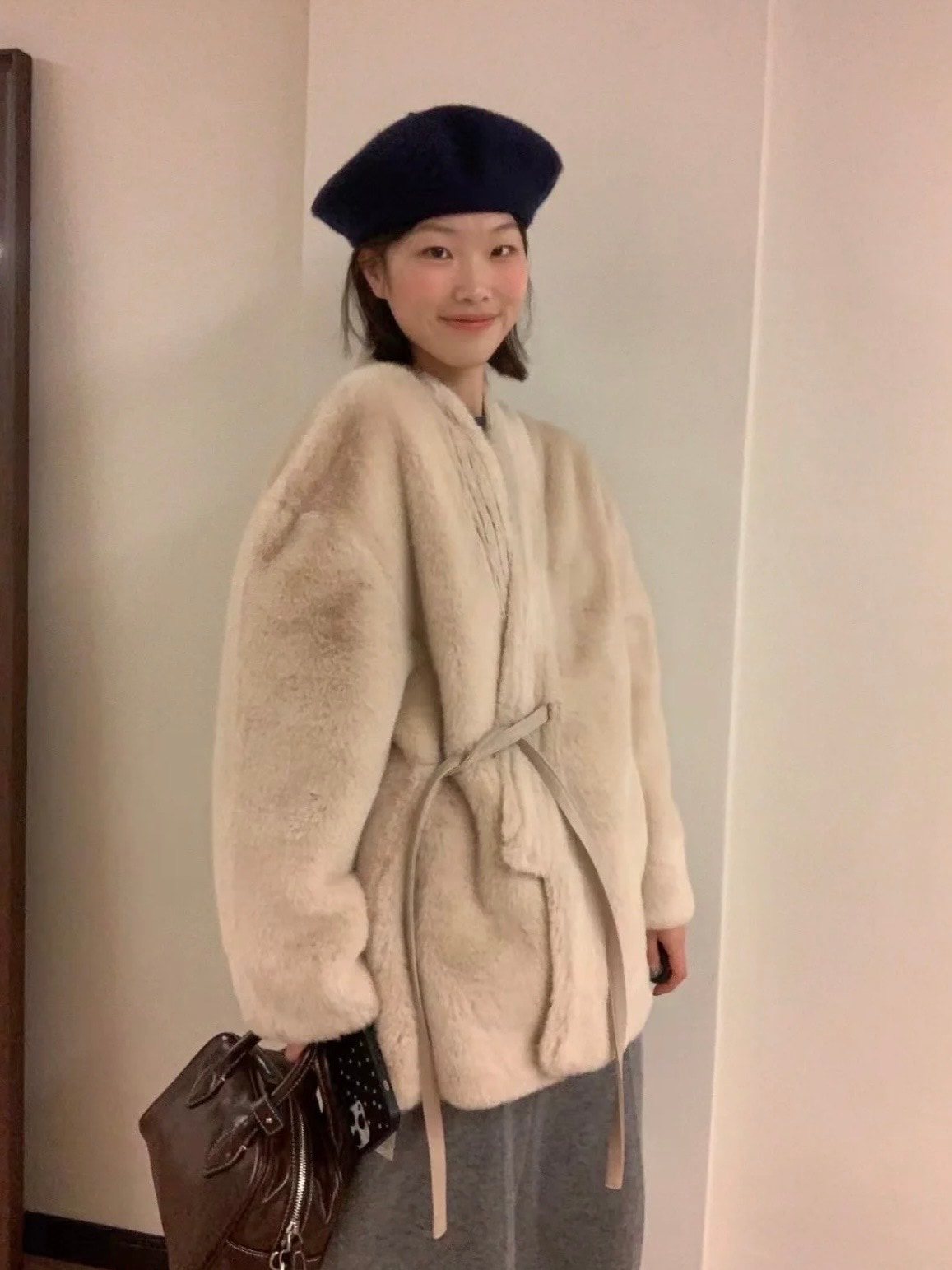 【2024新作】ヨーロッパミンクファーコート ベージュ ホワイト スエード裏地 秋冬 防寒 ゆったりシルエット 高級感 フリーサイズ レディース【LPIUTY】