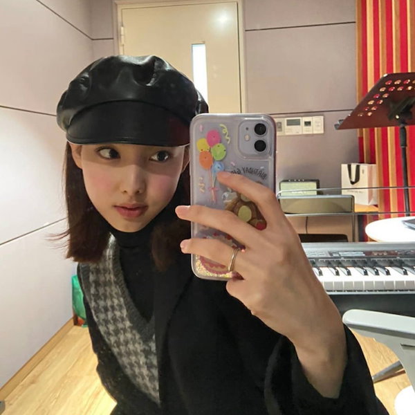 Qoo10] [TWICE ナヨン 着用] HIGHC