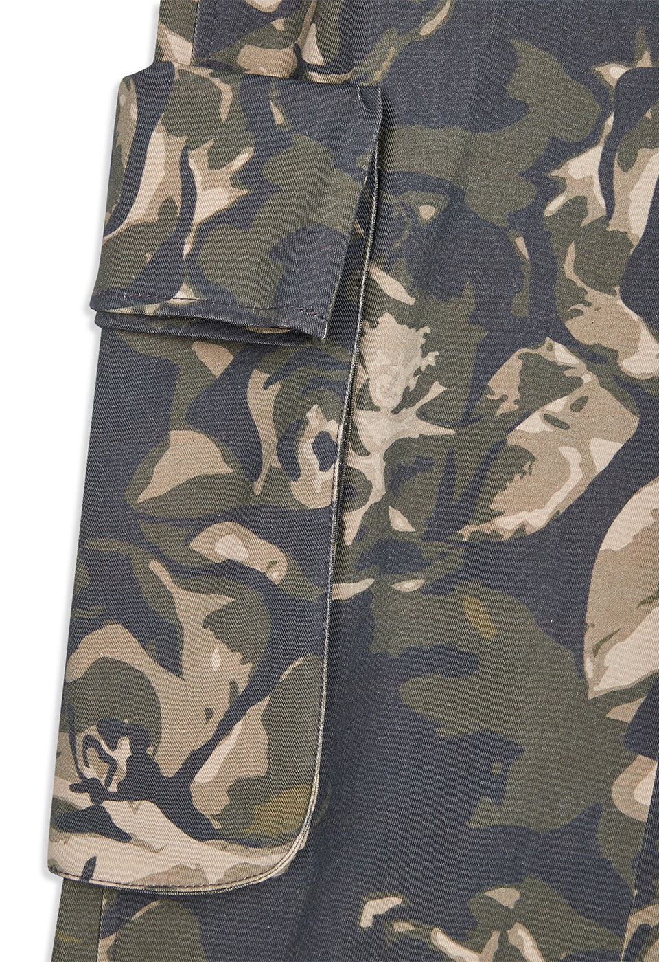 OPEN Yy】 CAMO ROLLED WAIST CARGO PANTS : KHAKI