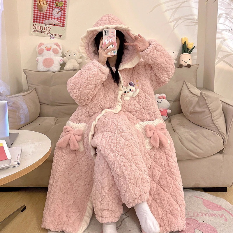 サンゴのベルベットとベルベットの厚いパジャマ女性秋冬の三階に綿を挟んで暖かい冬のパジャマがかわいい帽子の家の服 サンゴのベルベットとベルベットの厚いパジャマ女性秋冬の三階に綿を挟んで暖かい冬のパジャマがかわいい帽子の家の服