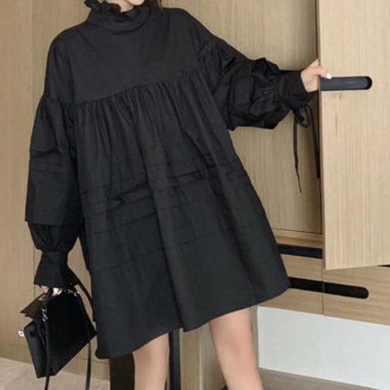【取寄：納期2週間】ワンピース ビッグシルエット 長袖 シャツワンピース レディース 韓国 ファッション ワイドサイズ バックシャン 黒白 無地 ハイネック フリル襟 ボリューム裾
