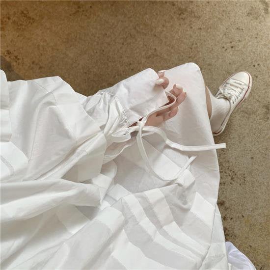 【取寄：納期2週間】ワンピース ビッグシルエット 長袖 シャツワンピース レディース 韓国 ファッション ワイドサイズ バックシャン 黒白 無地 ハイネック フリル襟 ボリューム裾