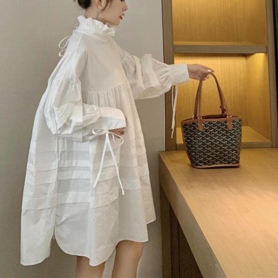 【取寄：納期2週間】ワンピース ビッグシルエット 長袖 シャツワンピース レディース 韓国 ファッション ワイドサイズ バックシャン 黒白 無地 ハイネック フリル襟 ボリューム裾