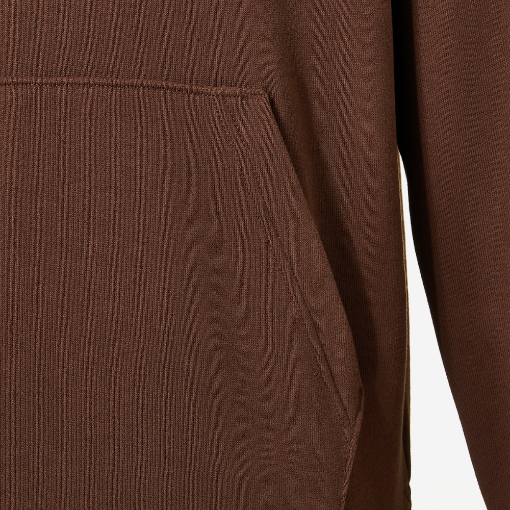 ニューバランス女性用エンボス加工レタリング起毛パーカー (オーバーフィット) NBN0E4S082-(85) ブラウン