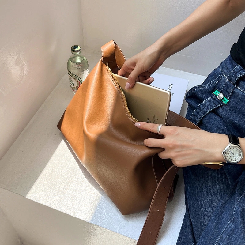 韓国ファッション バック カバン 肩ベルト調節可能 通勤 バッグ 大容量 ッグ トートバ 斜めがけバッグ レディース ショルダーバッグ バケツバッグ 韓国 牛革+合成革 B173