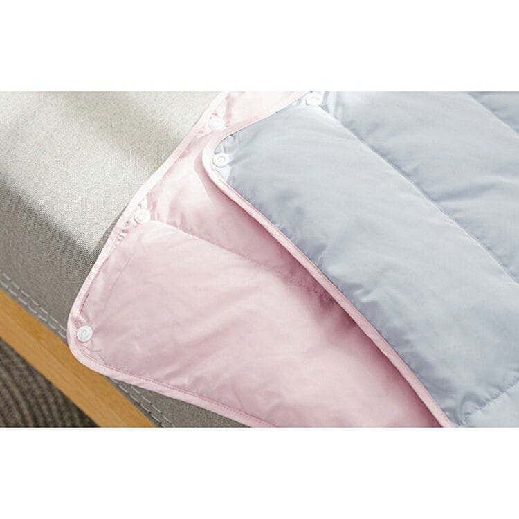 【3日で出荷】ダウンケット ブランケット 95%ダウン 冷え対策 ダウン 掛け布団 肩掛け 肩当て スカート 枕 足掛け ひざ掛け 羽毛 まくら ミニブランケット ショール 腰巻スカート 収納可能 冷 【3日で出荷】ダウンケット ブランケット 95%ダウン 冷え対策 ダウン 掛け布団 肩掛け 肩当て スカート 枕 足掛け ひざ掛け 羽毛 まくら ミニブランケット ショール 腰巻スカート 収納可能 冷