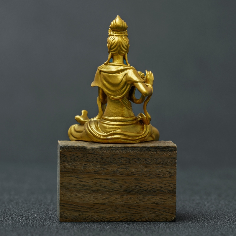 手作 持蓮観音菩薩像 金色の光と祝福の守護菩薩像書斎やリビングで幸福と安らぎをもたらす 手作 持蓮観音菩薩像 金色の光と祝福の守護菩薩像書斎やリビングで幸福と安らぎをもたらす