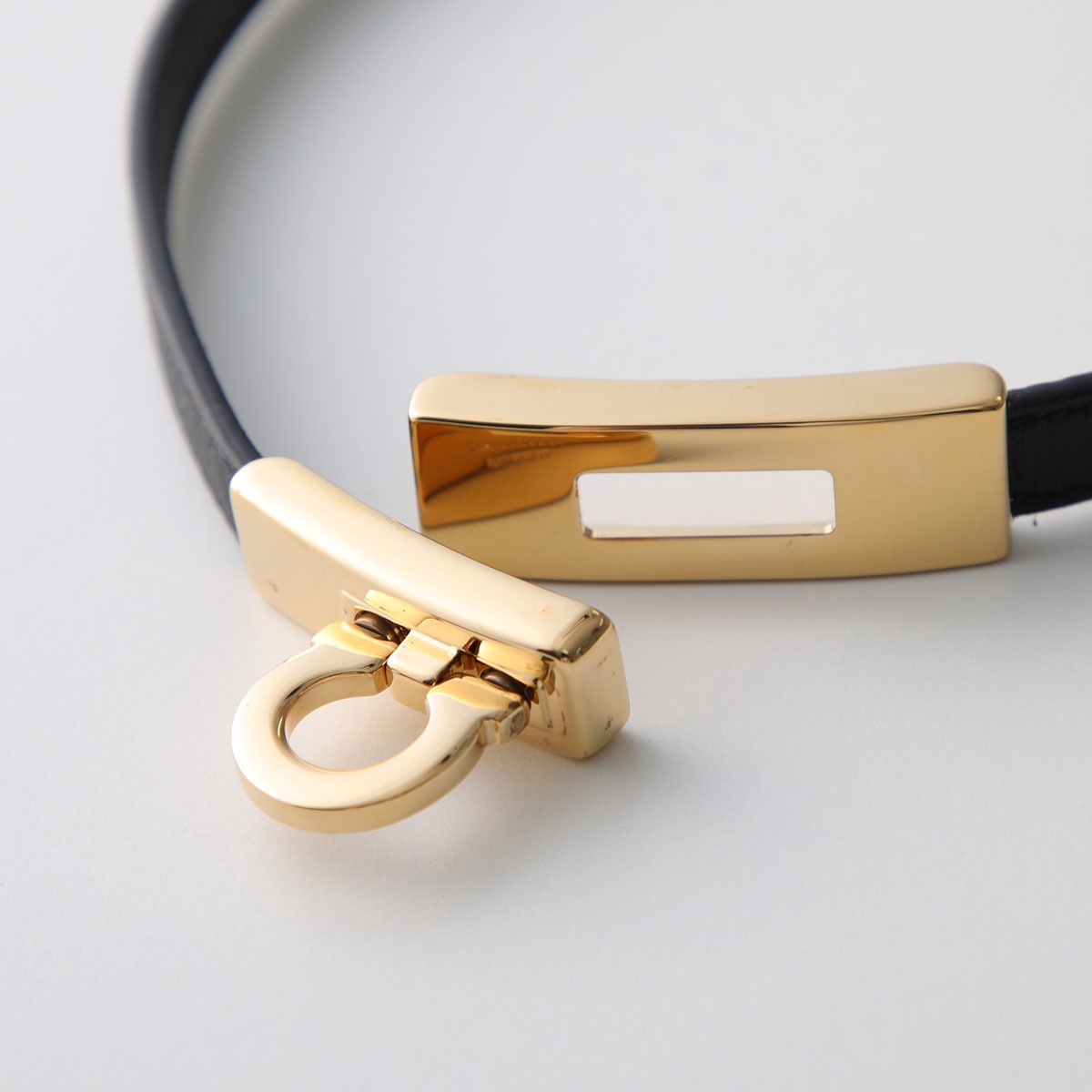 FERRAGAMO フェラガモ ブレスレット 76 0768 776167 レディース ガンチーニ サイズ15 2連 レザー 001/BLACK/ORO-15 FERRAGAMO フェラガモ ブレスレット 76 0768 776167 レディース ガンチーニ サイズ15 2連 レザー 001/BLACK/ORO-15