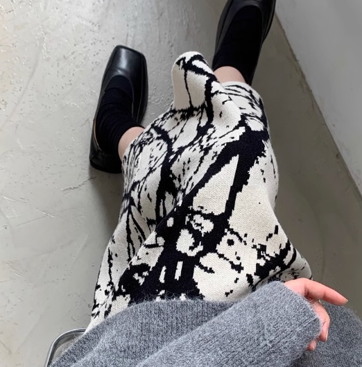 スカート モダン柄 膝下 セミフレア デザイン ニュアンス モノトーン かわいい 大人可愛い きれいめ シンプル カジュアル 大人 上品 おしゃれ お洒落 大人可愛い 大人女子 こなれ感 ラブリー スカート モダン柄 膝下 セミフレア デザイン ニュアンス モノトーン かわいい 大人可愛い きれいめ シンプル カジュアル 大人 上品 おしゃれ お洒落 大人可愛い 大人女子 こなれ感 ラブリー