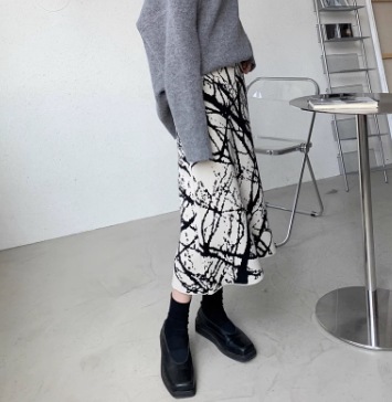 スカート モダン柄 膝下 セミフレア デザイン ニュアンス モノトーン かわいい 大人可愛い きれいめ シンプル カジュアル 大人 上品 おしゃれ お洒落 大人可愛い 大人女子 こなれ感 ラブリー スカート モダン柄 膝下 セミフレア デザイン ニュアンス モノトーン かわいい 大人可愛い きれいめ シンプル カジュアル 大人 上品 おしゃれ お洒落 大人可愛い 大人女子 こなれ感 ラブリー