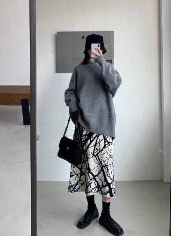 スカート モダン柄 膝下 セミフレア デザイン ニュアンス モノトーン かわいい 大人可愛い きれいめ シンプル カジュアル 大人 上品 おしゃれ お洒落 大人可愛い 大人女子 こなれ感 ラブリー スカート モダン柄 膝下 セミフレア デザイン ニュアンス モノトーン かわいい 大人可愛い きれいめ シンプル カジュアル 大人 上品 おしゃれ お洒落 大人可愛い 大人女子 こなれ感 ラブリー