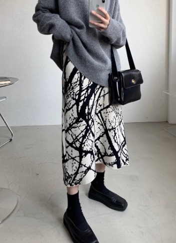 スカート モダン柄 膝下 セミフレア デザイン ニュアンス モノトーン かわいい 大人可愛い きれいめ シンプル カジュアル 大人 上品 おしゃれ お洒落 大人可愛い 大人女子 こなれ感 ラブリー スカート モダン柄 膝下 セミフレア デザイン ニュアンス モノトーン かわいい 大人可愛い きれいめ シンプル カジュアル 大人 上品 おしゃれ お洒落 大人可愛い 大人女子 こなれ感 ラブリー