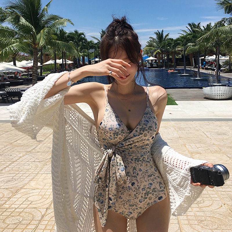 水着 ワンピース水着 体系カバー水着 ワンピース ウエストリボン かわいい 大人可愛い きれいめ セクシー シンプル カジュアル ナチュラル 大人 大人っぽい おしゃれ お洒落 レトロ 主役級 存在感
