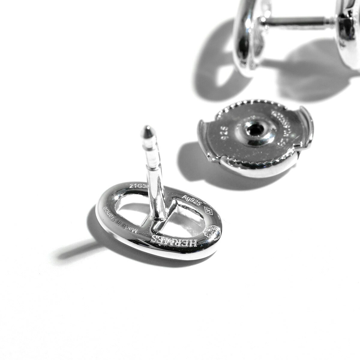 HERMES エルメス ピアス シェーヌダンクル ファランドール Chaine dAncre TPM FARANDOLE H113502B ミニ スタッド silver925 ロゴ シルバー HERMES エルメス ピアス シェーヌダンクル ファランドール Chaine dAncre TPM FARANDOLE H113502B ミニ スタッド silver925 ロゴ シルバー