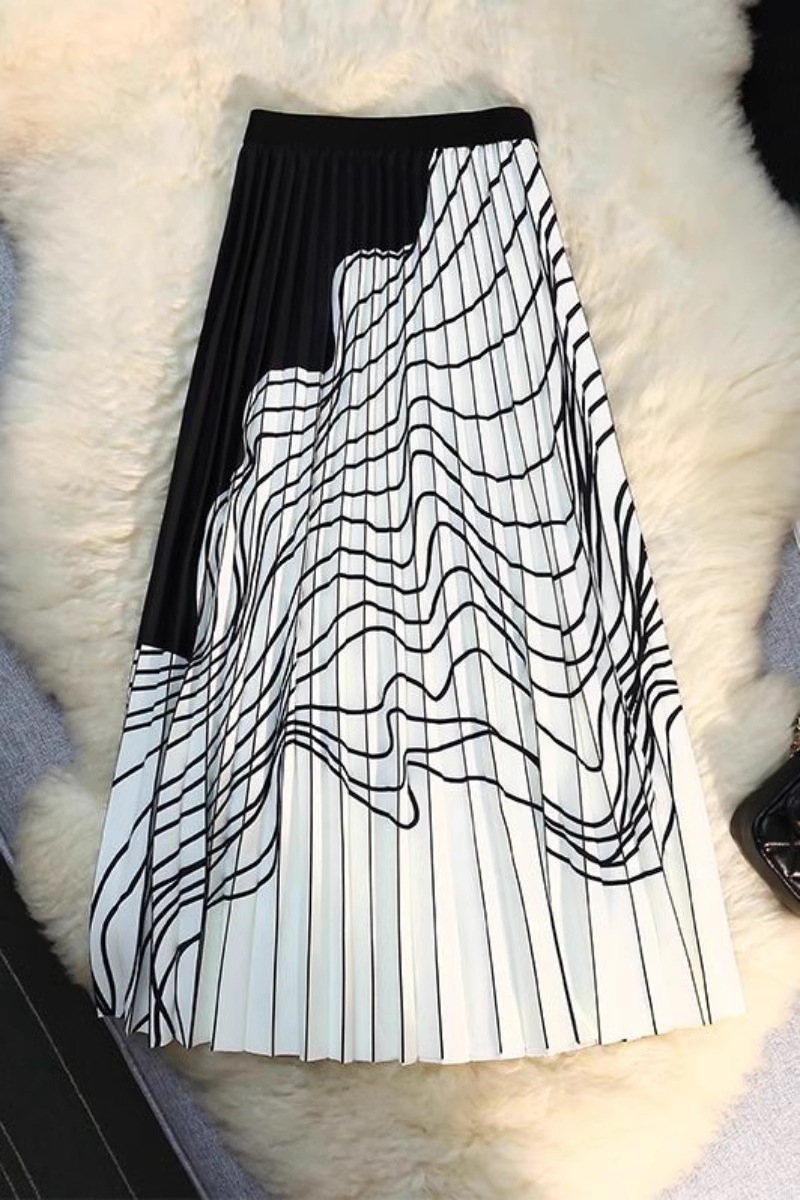 スカート 膝丈 ひざ丈 膝下 ミモレ ミモレ丈 ロング ロング丈 フレア セミフレア プリーツ かわいい 大人可愛い きれいめ 大人 上品 おしゃれ お洒落 大人女子 こなれ感 キュート 主役級