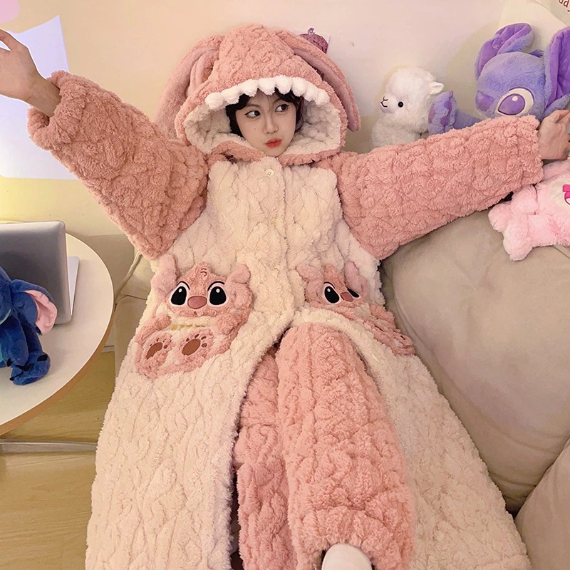 サンゴのベルベットの寝衣の女性秋冬の新しいベルベットの厚い綿のパジャマの中の長いフランネルの家庭服 サンゴのベルベットの寝衣の女性秋冬の新しいベルベットの厚い綿のパジャマの中の長いフランネルの家庭服