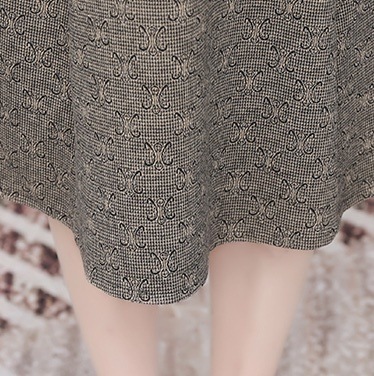 ワンピース フレアワンピース 膝丈 ひざ丈 袖あり 長袖 Vネック 襟付き フレア Aライン ベルト ウエストマーク かわいい 大人可愛い きれいめ おしゃれ お洒落 かっこいい レトロ アジアン 柄