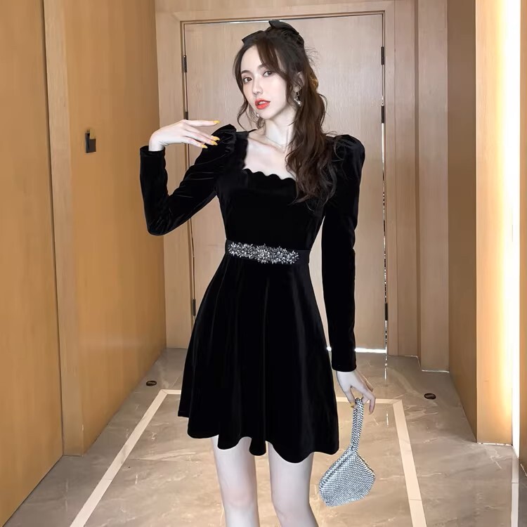 レディース ワンピース ドレス フレア ミニ 膝下 ミモレ 長袖 スクエアネック Aライン ベルト ウエストマーク ハイウエスト 薄手 ベロア ベルト付き かわいい 大人可愛い きれいめ シンプル