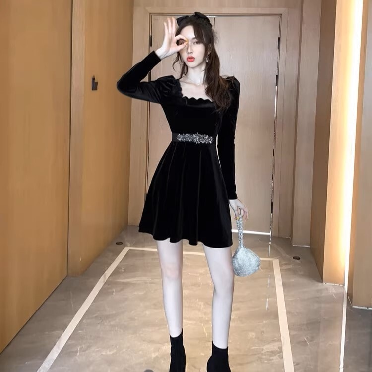 レディース ワンピース ドレス フレア ミニ 膝下 ミモレ 長袖 スクエアネック Aライン ベルト ウエストマーク ハイウエスト 薄手 ベロア ベルト付き かわいい 大人可愛い きれいめ シンプル