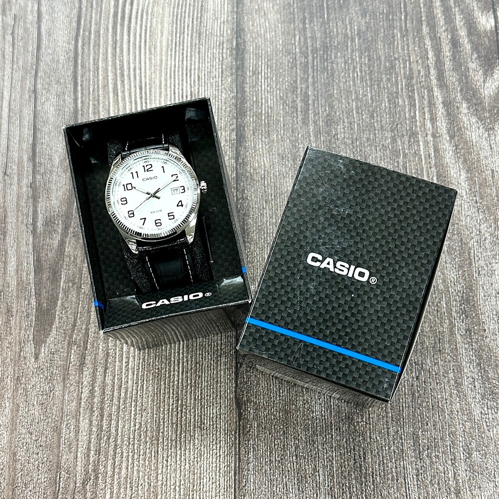 日本未発売 カシオ アナログ 腕時計 手表 メンズ 男女兼用 シンプル 白文字盤 本革 ブラック 革ベルト ビジネス 仕事用 おしゃれ 時計 誕生日プレゼント 大学生 彼氏 彼女 夫 父 誕生日プレゼ 日本未発売 カシオ アナログ 腕時計 手表 メンズ 男女兼用 シンプル 白文字盤 本革 ブラック 革ベルト ビジネス 仕事用 おしゃれ 時計 誕生日プレゼント 大学生 彼氏 彼女 夫 父 誕生日プレゼ