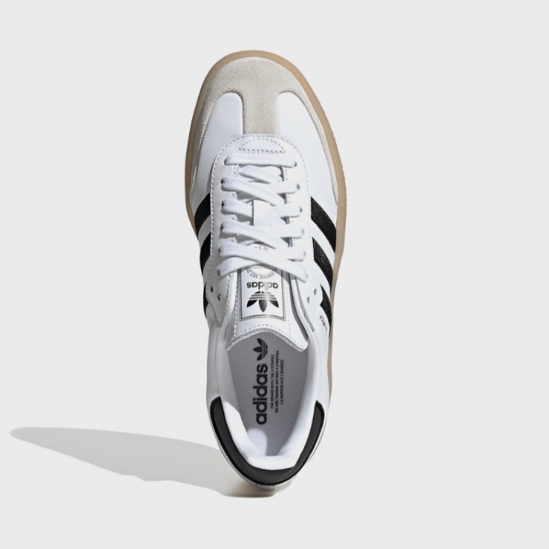 アディダストリプル-ホワイト/IG5744 アディダストリプル-ホワイト/IG5744