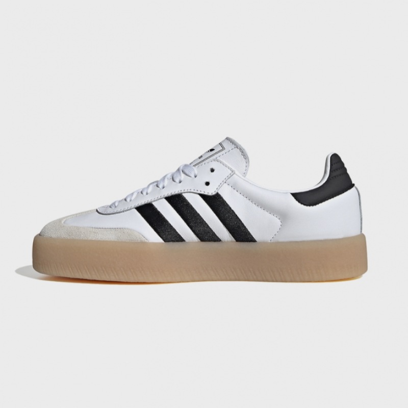 アディダストリプル-ホワイト/IG5744 アディダストリプル-ホワイト/IG5744
