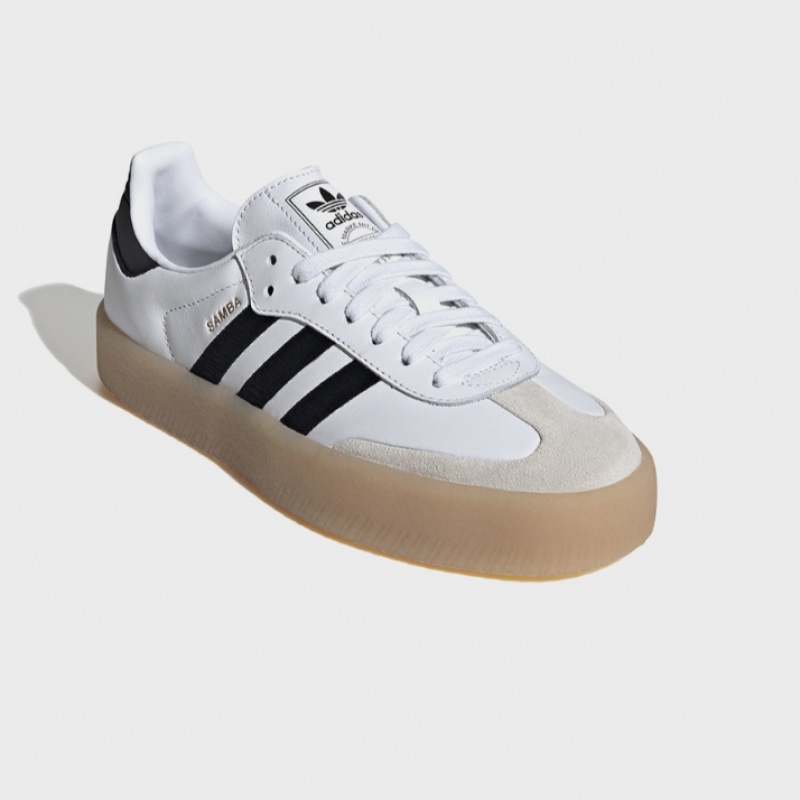 アディダストリプル-ホワイト/IG5744 アディダストリプル-ホワイト/IG5744