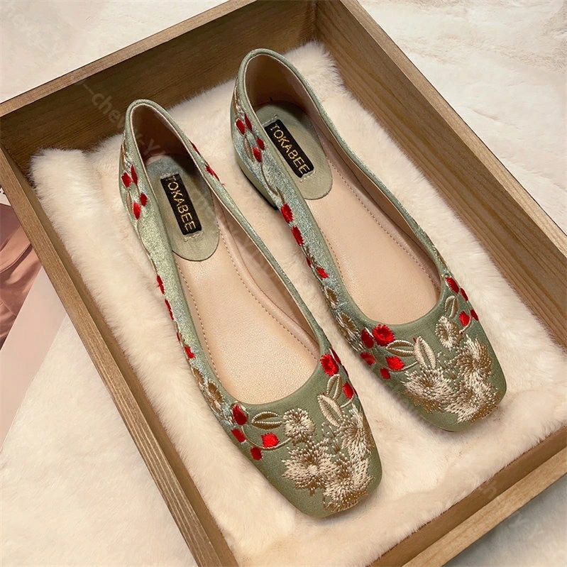 1000円OFFクーポン バレエシューズ ローヒール パンプス レディース スクエアトゥ 太ヒール パンプス cmヒール 可愛い 甲浅 美脚 刺繍 エスニック 婦人靴 ぺたんこ靴 カジュアル 結婚式