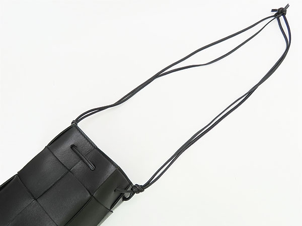 超美品ボッテガヴェネタイントレチャートミニカセットクロスボディバケットバッグショルダーバッグショルダーポーチ 超美品ボッテガヴェネタイントレチャートミニカセットクロスボディバケットバッグショルダーバッグショルダーポーチ