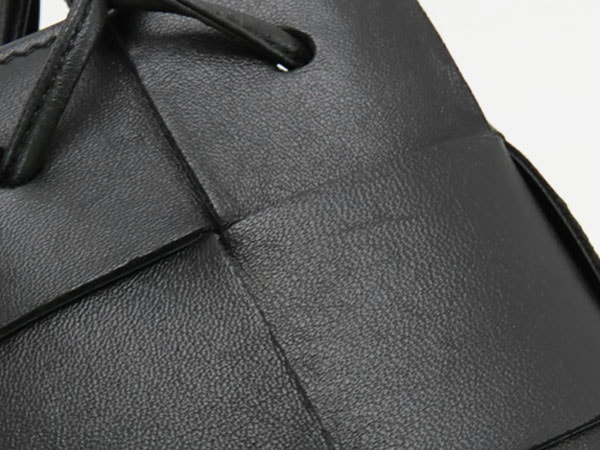 超美品ボッテガヴェネタイントレチャートミニカセットクロスボディバケットバッグショルダーバッグショルダーポーチ 超美品ボッテガヴェネタイントレチャートミニカセットクロスボディバケットバッグショルダーバッグショルダーポーチ