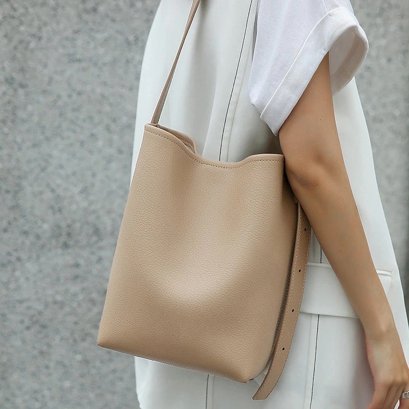本革トートバッグ レディース バケツバッグ ショルダーバッグ レディース 斜めがけバッグ トートバ ッグ 大容量 バッグ 通勤 肩ベルト調節可能 カバン バック 韓国ファッション1273｜詳細画像