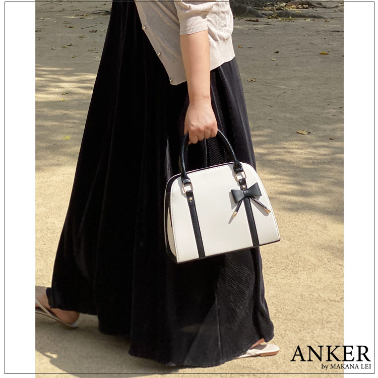 【新作】セール レディース バッグ リボンチャーム付き ハンドバッグ フェイクレザー フォーマル お出かけ 30代 40代 50代 ブラック ホワイト オフィス デイリーバック 通勤 合皮 レディース