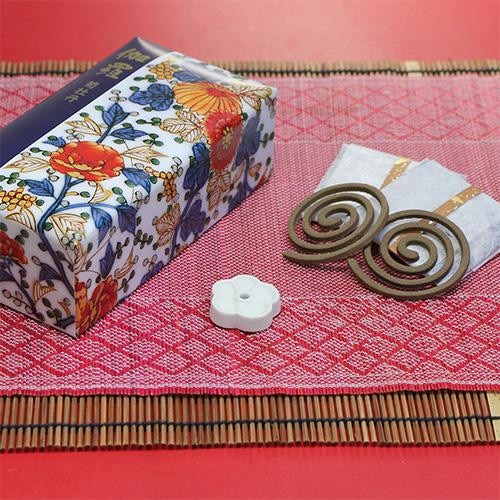 日本香堂 伽羅 菊牡丹 うず巻12巻入 363 日本香堂 伽羅 菊牡丹 うず巻12巻入 363