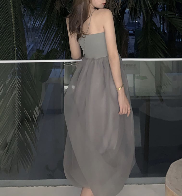 ワンピース 上着 人気 おすすめ おしゃれ お洒落 激安 安い プチプラ オフショルダー 肩出し ノースリーブ ふわふわ ふんわり 膝丈 無地 シースルー シアー 透け ポリエステル lon