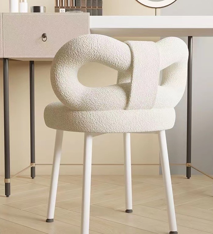 ベロア調のキュートなドレッシングチェア ベロア調のキュートなドレッシングチェア