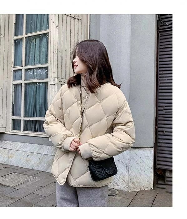 ダウンジャケット キルティングジャケット ノーカラー 秋冬 軽量ダウン レディース ショート丈 襟なし ボタン フードなし 体型カバー ポケット付き 防寒 羽織り きれいめ 防風 防寒着 暖かい 軽量