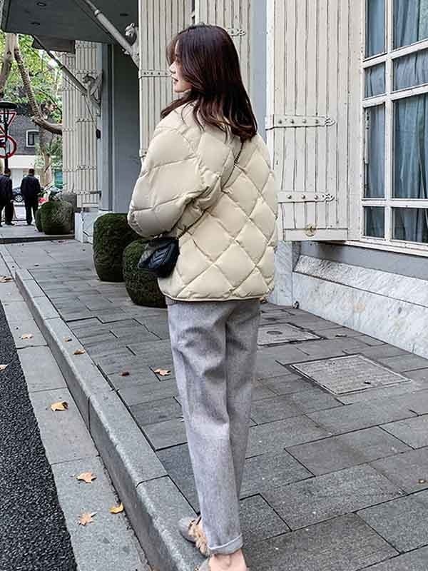 ダウンジャケット キルティングジャケット ノーカラー 秋冬 軽量ダウン レディース ショート丈 襟なし ボタン フードなし 体型カバー ポケット付き 防寒 羽織り きれいめ 防風 防寒着 暖かい 軽量
