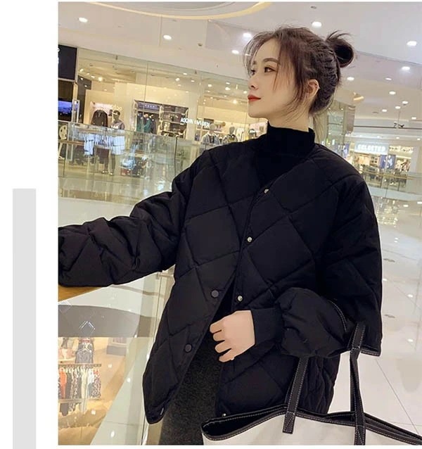 ダウンジャケット キルティングジャケット ノーカラー 秋冬 軽量ダウン レディース ショート丈 襟なし ボタン フードなし 体型カバー ポケット付き 防寒 羽織り きれいめ 防風 防寒着 暖かい 軽量