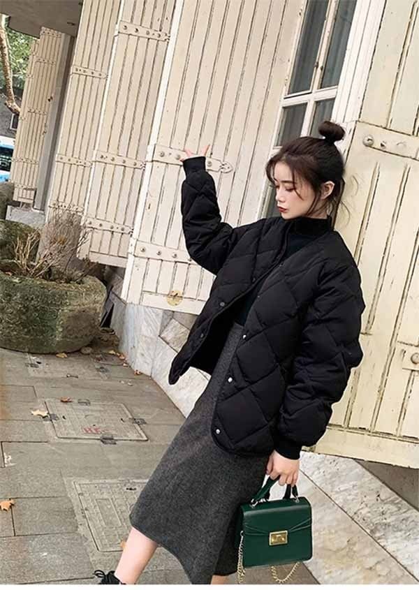 ダウンジャケット キルティングジャケット ノーカラー 秋冬 軽量ダウン レディース ショート丈 襟なし ボタン フードなし 体型カバー ポケット付き 防寒 羽織り きれいめ 防風 防寒着 暖かい 軽量