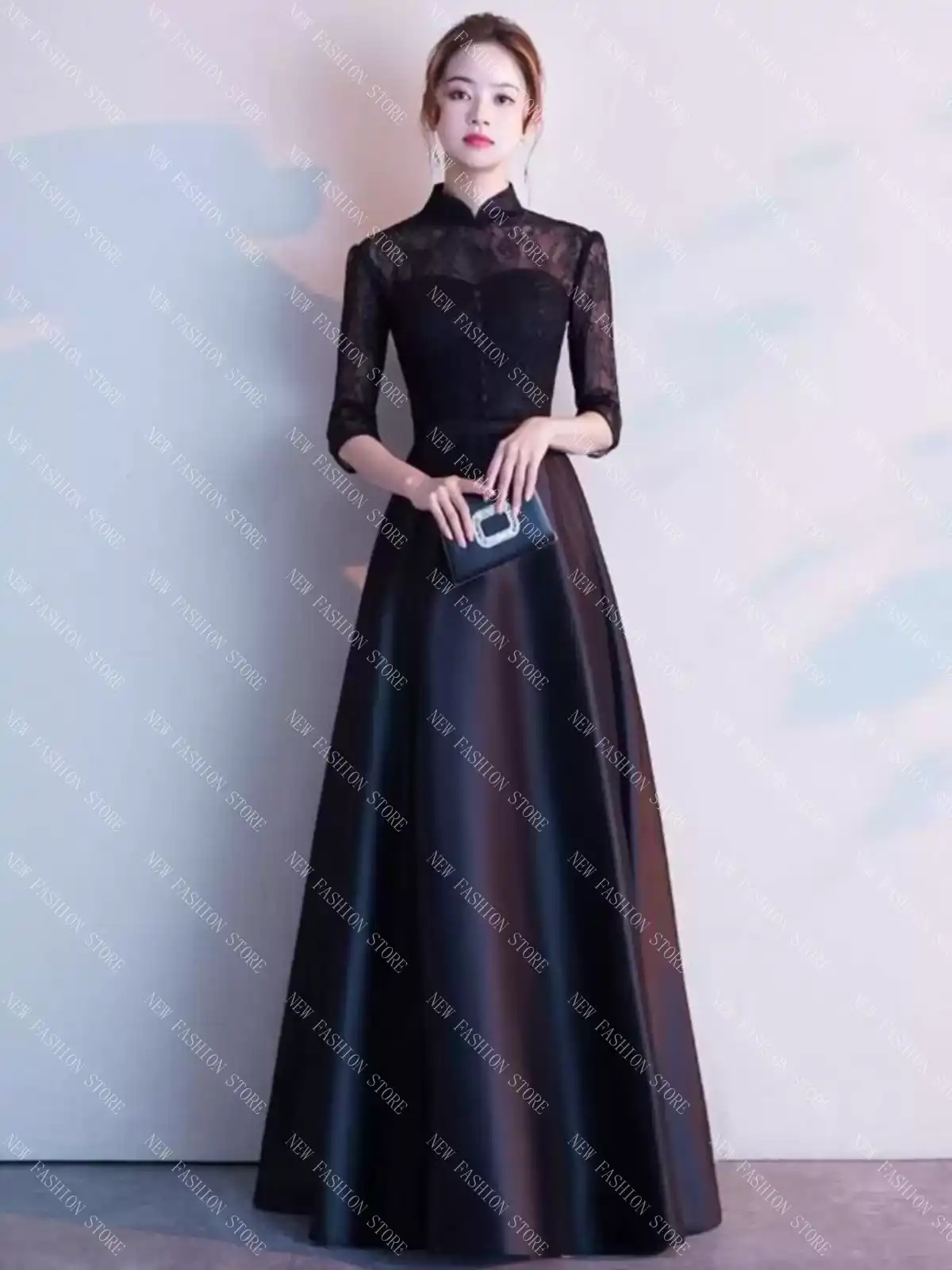 黒いイブニングドレスの女性-77 黒いイブニングドレスの女性-77