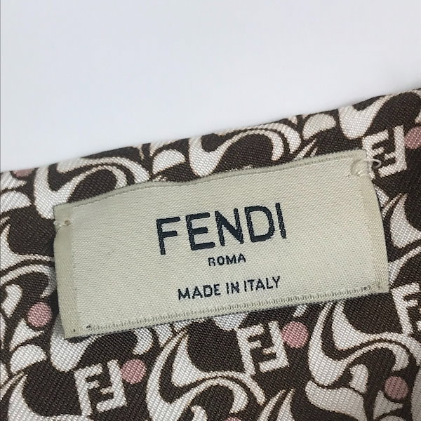 Qoo10] FENDI バレッタ シルク ロゴ 髪留め ヘアクリ