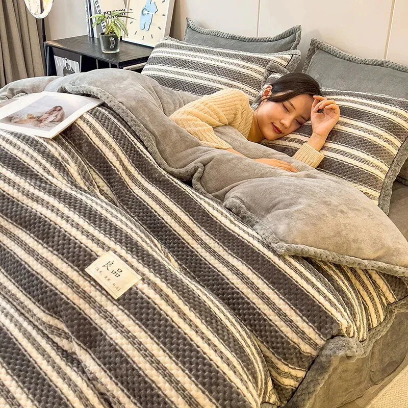 今の流行用ベルベットベッド4点セットビーンベルベット厚みのあるキルトカバー暖かいベッドシーツフランネル厚みのあるベッドシーツ3点セット 今の流行用ベルベットベッド4点セットビーンベルベット厚みのあるキルトカバー暖かいベッドシーツフランネル厚みのあるベッドシーツ3点セット