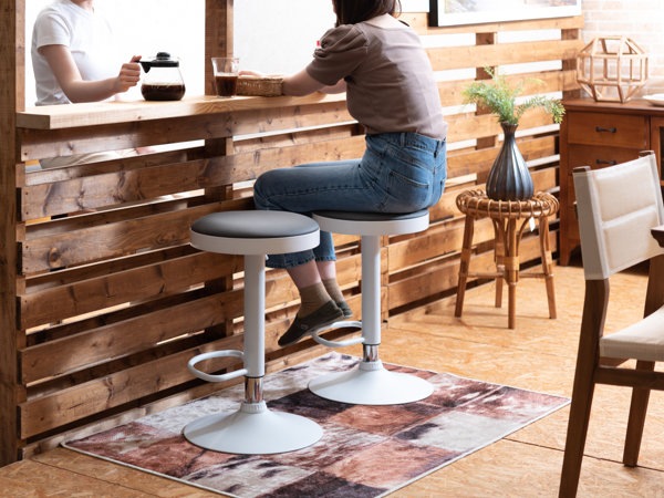 ハイスツール 座面高61-82cm スツール 高さ調節 昇降式 レザー調 モノトーン 椅子 ハイスツール 座面高61-82cm スツール 高さ調節 昇降式 レザー調 モノトーン 椅子