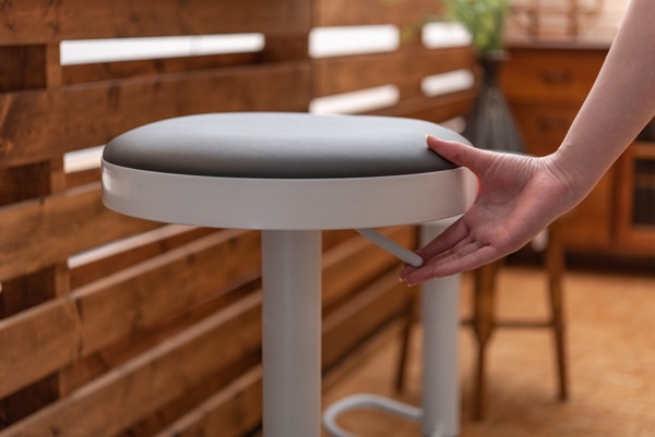 ハイスツール 座面高61-82cm スツール 高さ調節 昇降式 レザー調 モノトーン 椅子 ハイスツール 座面高61-82cm スツール 高さ調節 昇降式 レザー調 モノトーン 椅子