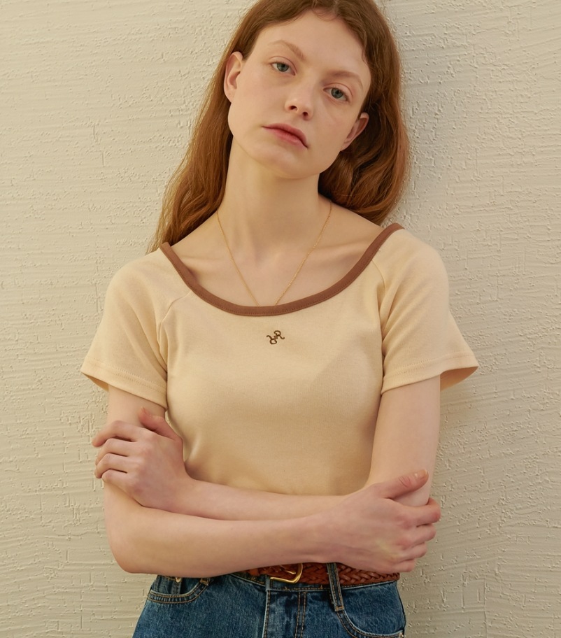 U NECKLINE T SHIRT BEIGE U NECKLINE T SHIRT BEIGE
